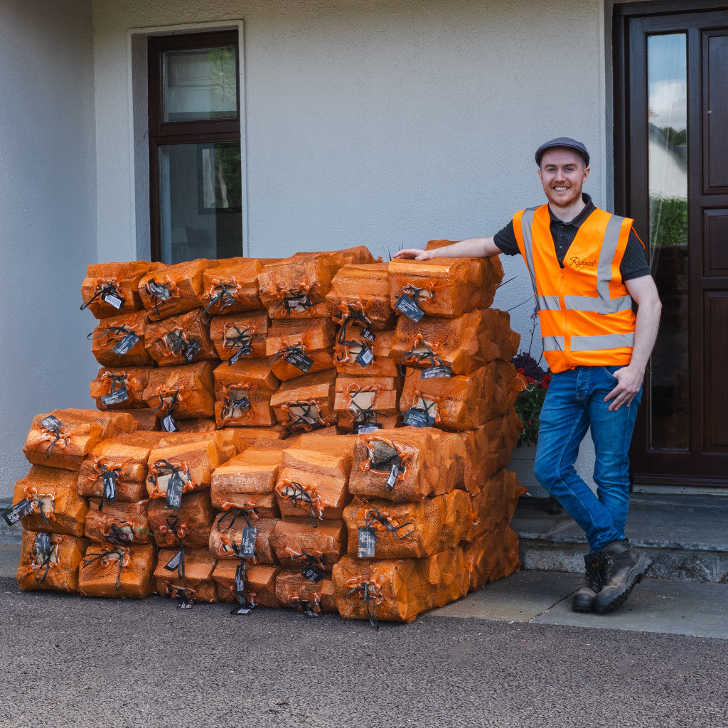 Hardwood firewood Bags 1.65m³/504kg (52x30L/9kg Bags) Pallet Delivery